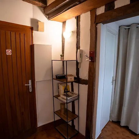 Centre 50 M2 Rue Sainte Croix Des Pelletiers *