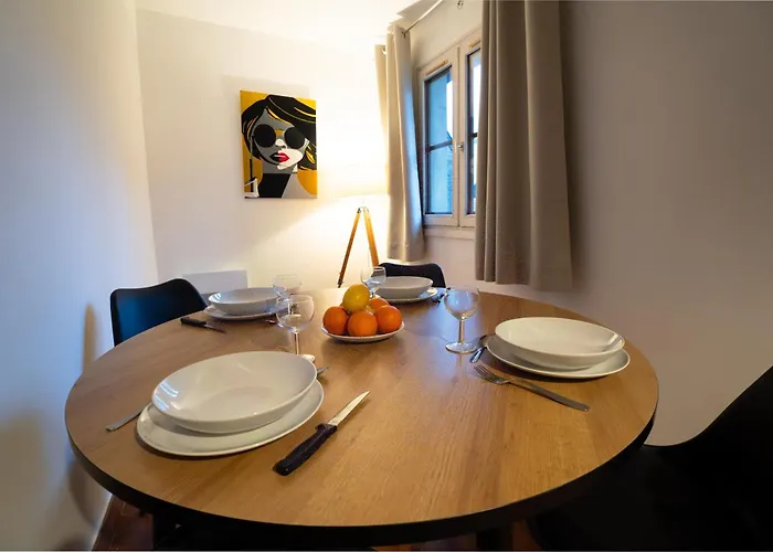 Centre 50 M2 Rue Sainte Croix Des Pelletiers * Ruan